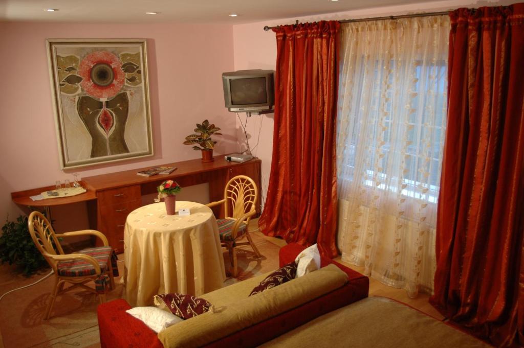 Country Club La Mesteceni Себеш Номер фото